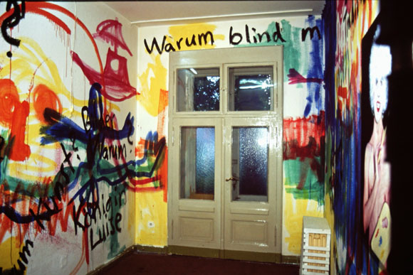 Martin von Ostrowski: Blindausmalung in einem Zimmer im Erdgeschoss Bleibtreuhaus, Juni 1996